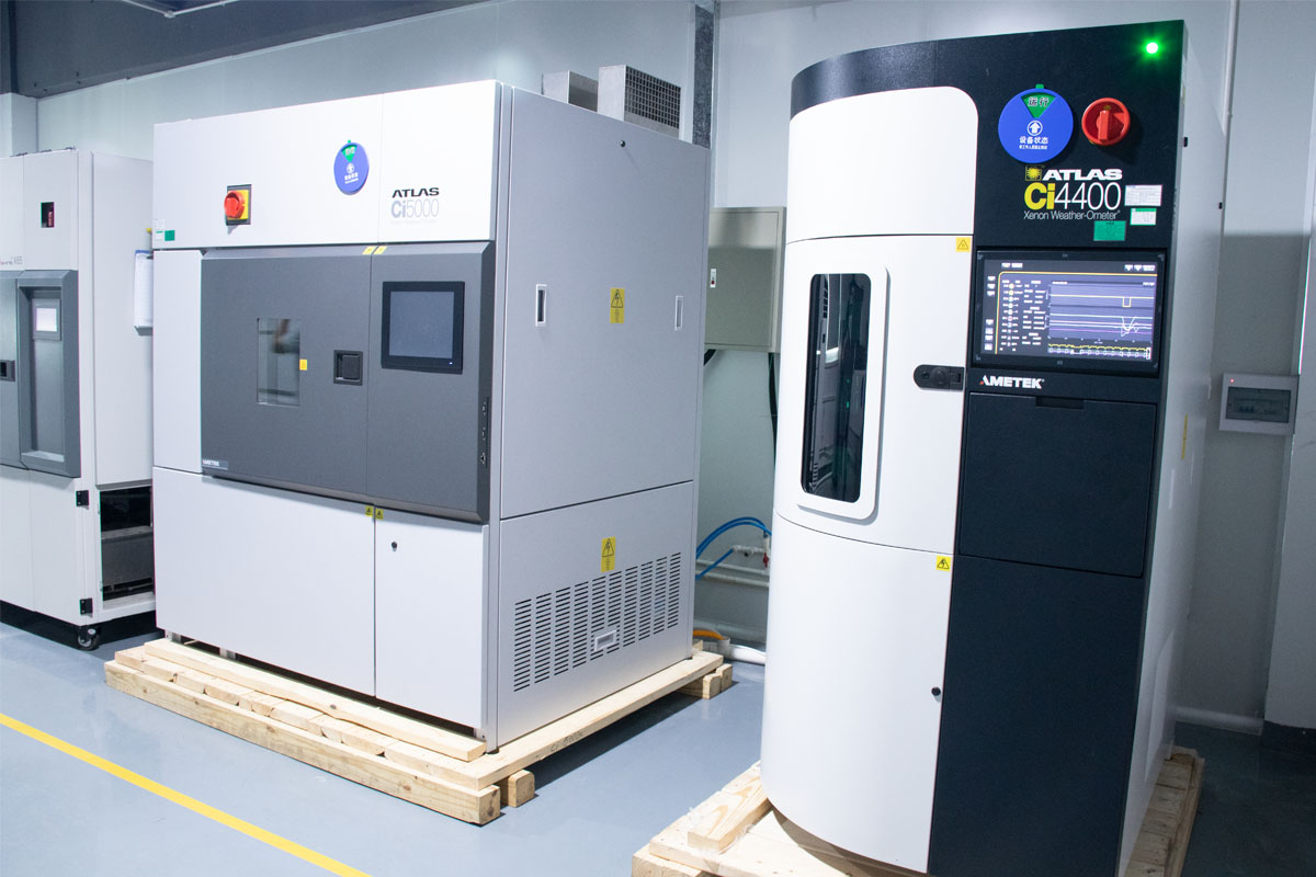 光老化實驗室.jpg